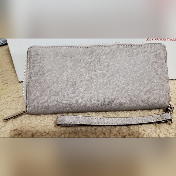 Michael Kors jet set wallet - Picture 6 of 6